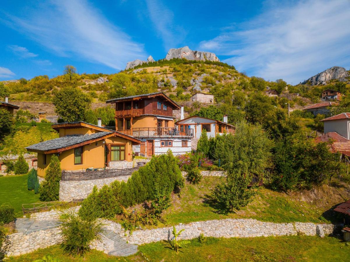 Eco Village Under The Cliffs Ilindentsi Exterior photo