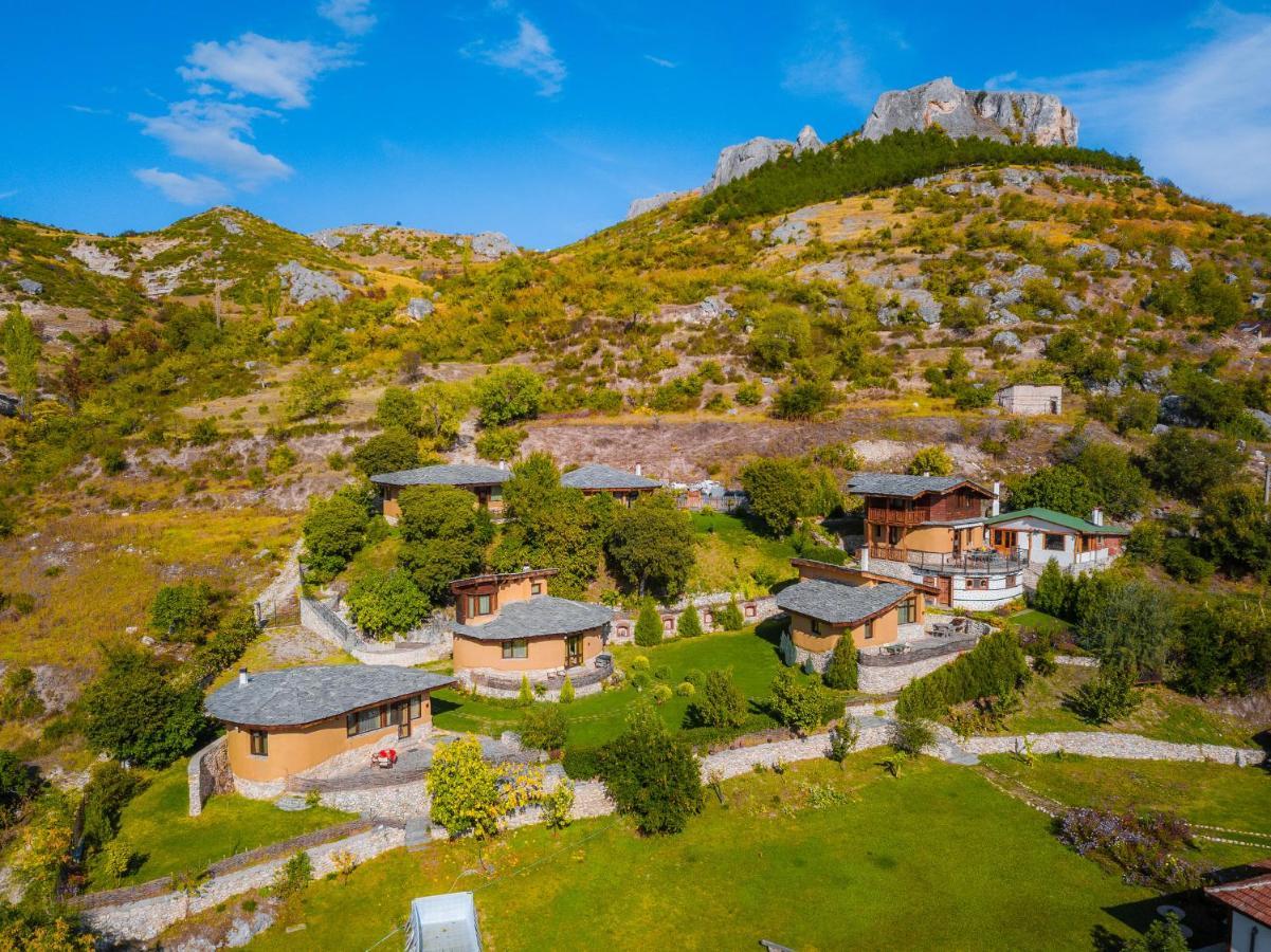 Eco Village Under The Cliffs Ilindentsi Exterior photo