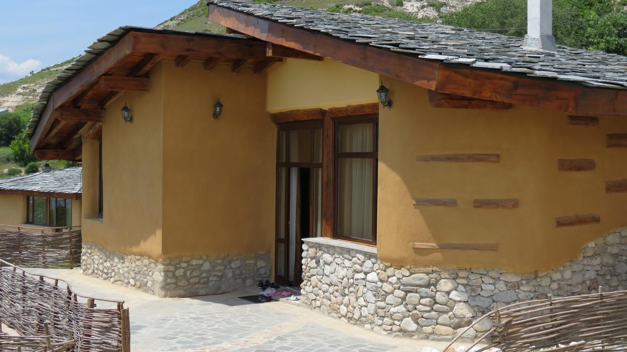 Eco Village Under The Cliffs Ilindentsi Exterior photo