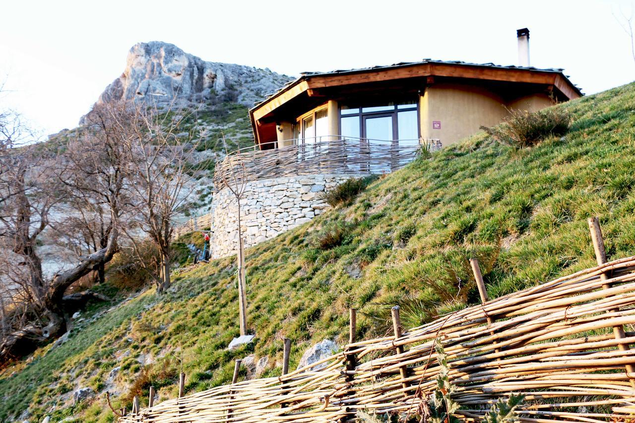 Eco Village Under The Cliffs Ilindentsi Exterior photo