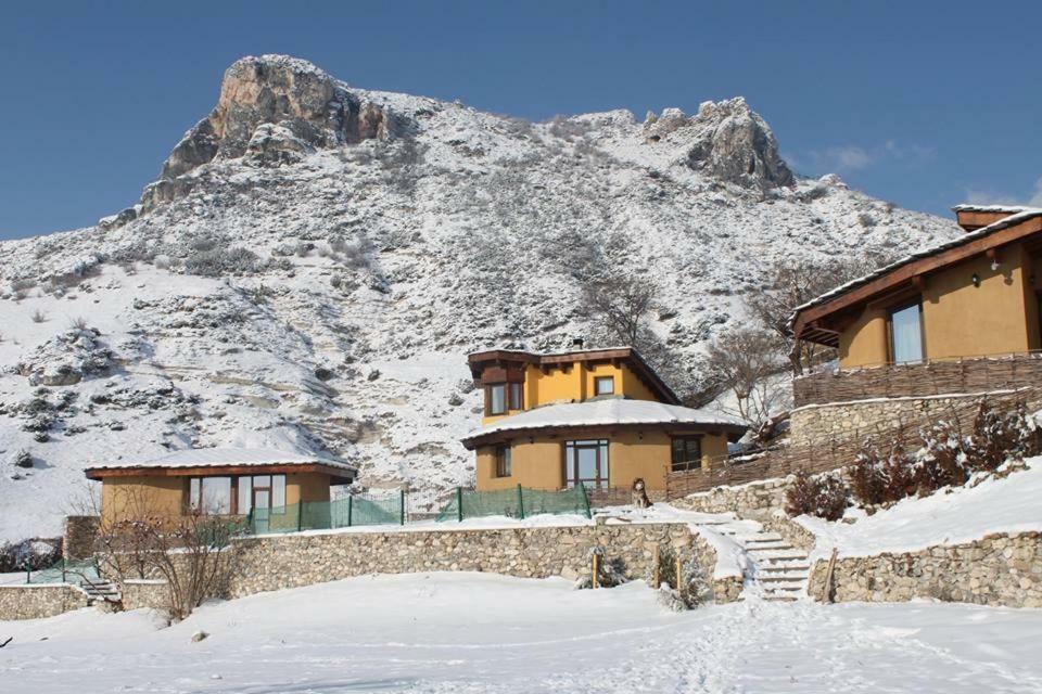 Eco Village Under The Cliffs Ilindentsi Exterior photo