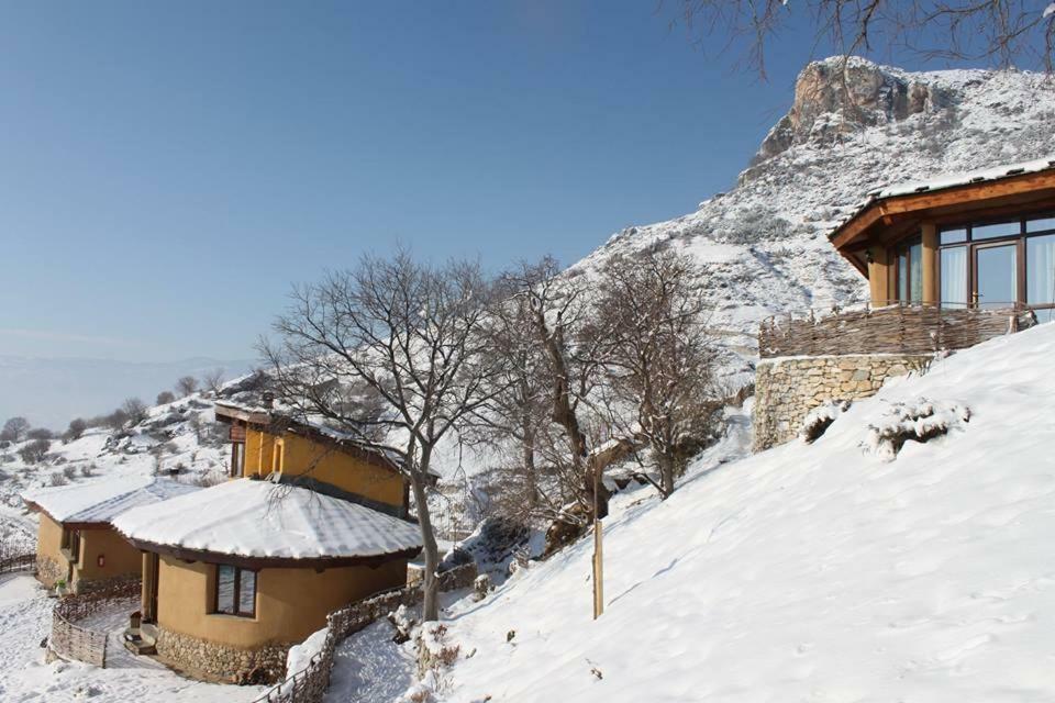 Eco Village Under The Cliffs Ilindentsi Exterior photo