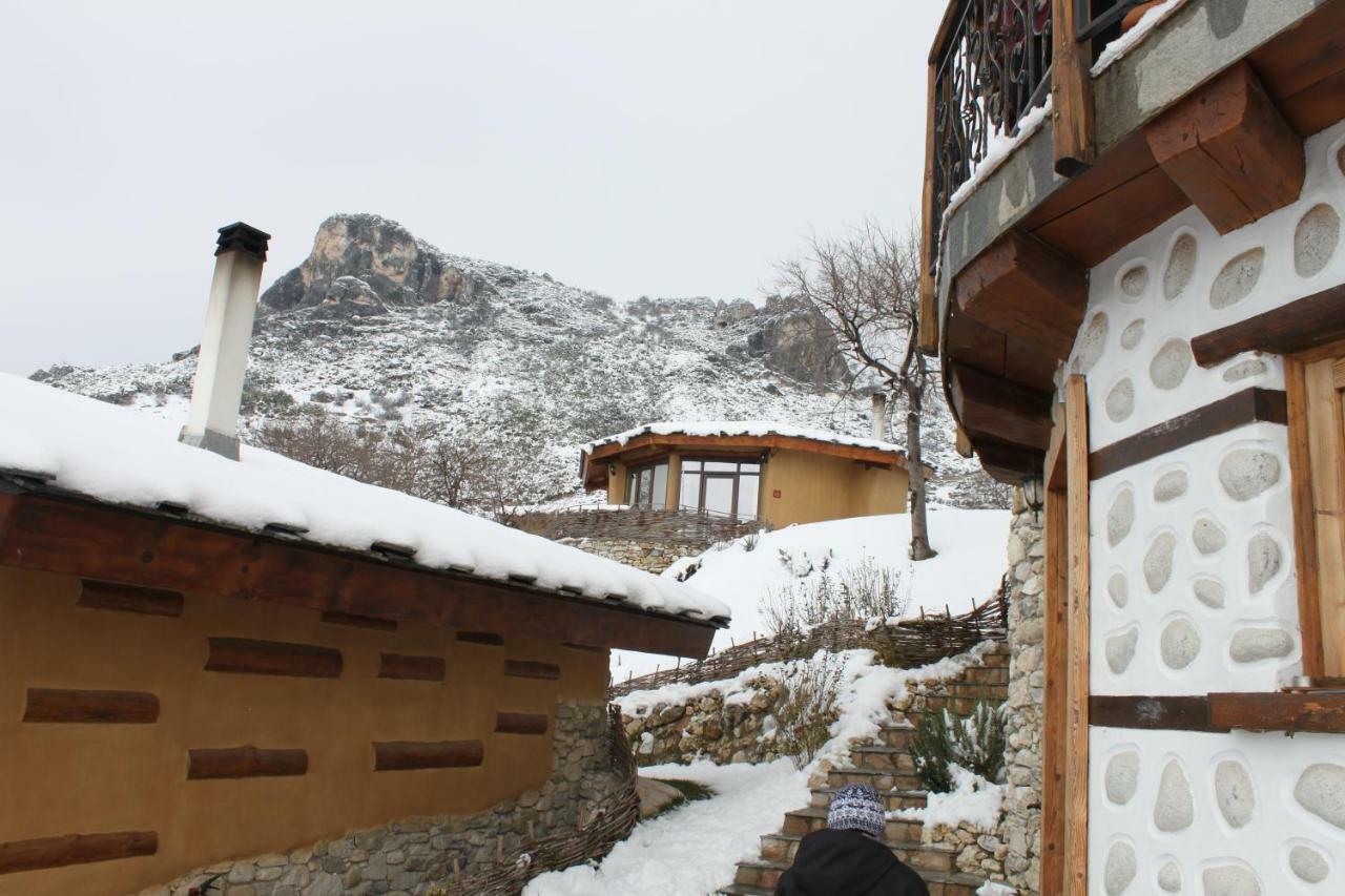 Eco Village Under The Cliffs Ilindentsi Exterior photo